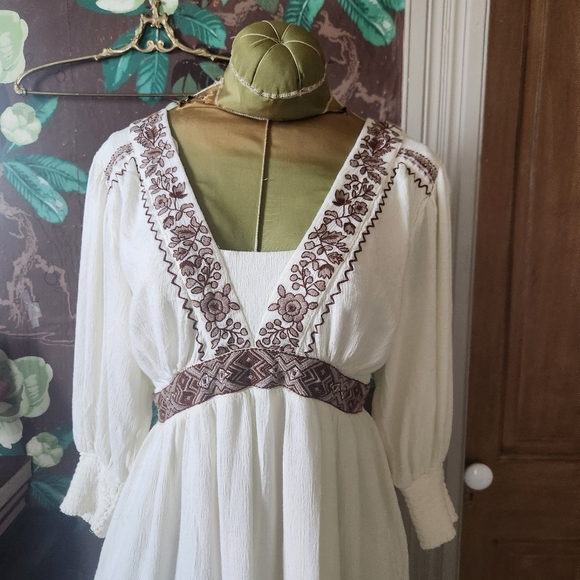 Shyanne Embroidered Boho Dress – Ivory – Women’s Medium - Picture 2 of 14